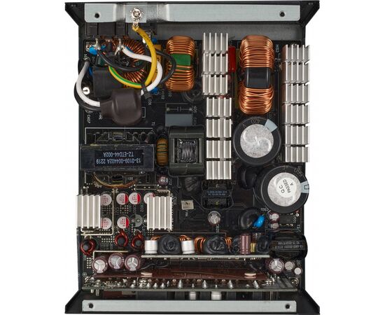 Блок питания CoolerMaster 1050W MWE Gold 1050 - V2 ATX 3.0 White Version (MPE-A501-AFCAG-3GEU), изображение 8 Блок питания CoolerMaster 1050W MWE Gold 1050 - V2 ATX 3.0 White Version (MPE-A501-AFCAG-3GEU), изображение 8