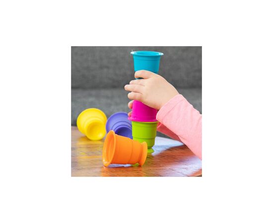 Развивающая игрушка Fat Brain Toys тактильная Мягкие чашки Suction Kupz 6 шт (F183ML), изображение 5 Развивающая игрушка Fat Brain Toys тактильная Мягкие чашки Suction Kupz 6 шт (F183ML), изображение 5
