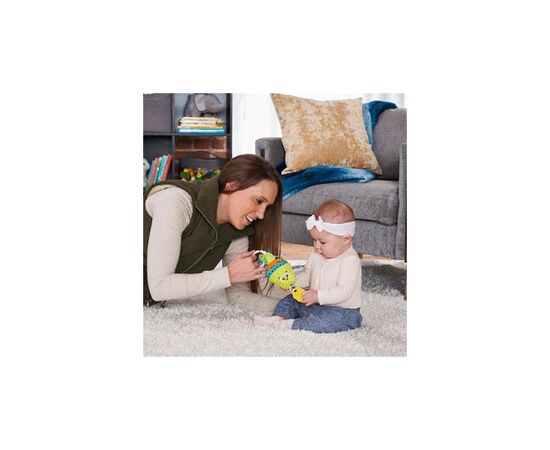 Игрушка на коляску Lamaze Морковка с прорезывателем (L27381), изображение 4 Игрушка на коляску Lamaze Морковка с прорезывателем (L27381), изображение 4