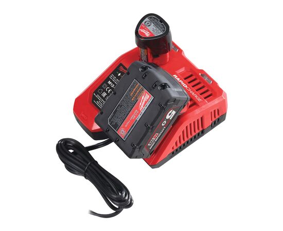 Зарядное устройство для аккумуляторов инструмента Milwaukee M12-18FC TURBO (4932451079), изображение 2 Зарядное устройство для аккумуляторов инструмента Milwaukee M12-18FC TURBO (4932451079), изображение 2