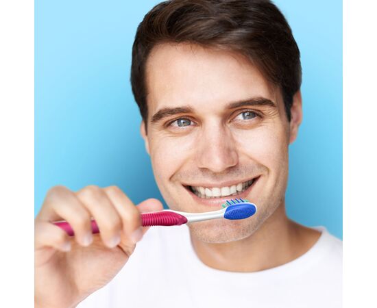 Зубна щітка Oral-B 3D White Fresh Medium 2 шт. (3014260111762), зображення 6 Зубна щітка Oral-B 3D White Fresh Medium 2 шт. (3014260111762), зображення 6