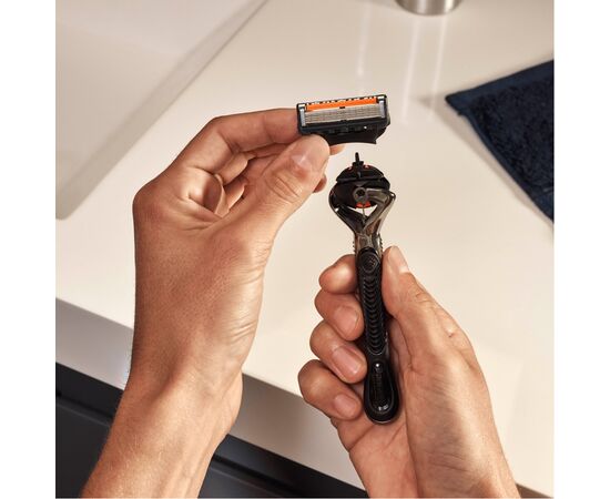 Сменные кассеты Gillette Fusion ProGlide 8 шт (7702018085545), изображение 3 Сменные кассеты Gillette Fusion ProGlide 8 шт (7702018085545), изображение 3