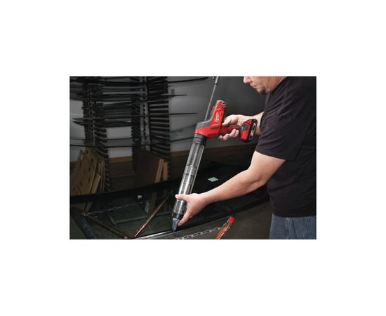Пистолет для герметика Milwaukee C18 PCG/600T-201B 600 мл, 2Ah, сумка (4933441808), изображение 4
