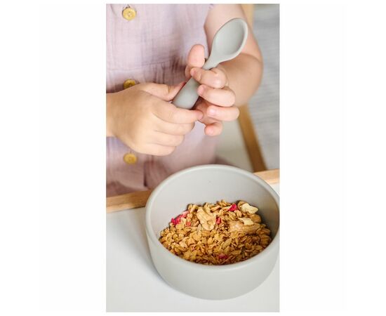 Тарілка дитяча MinikOiOi Bowl глибока тарілка силіконова Mellow Yellow (101080106), зображення 3 Тарілка дитяча MinikOiOi Bowl глибока тарілка силіконова Mellow Yellow (101080106), зображення 3