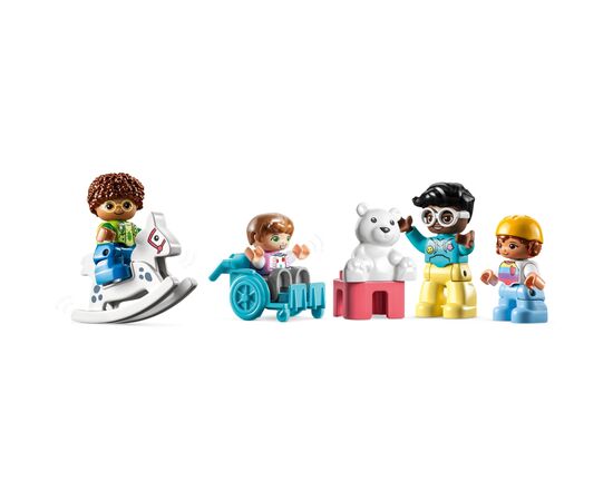 Конструктор LEGO DUPLO Будні в дитячому садку 67 деталей (10992), зображення 4 Конструктор LEGO DUPLO Будні в дитячому садку 67 деталей (10992), зображення 4
