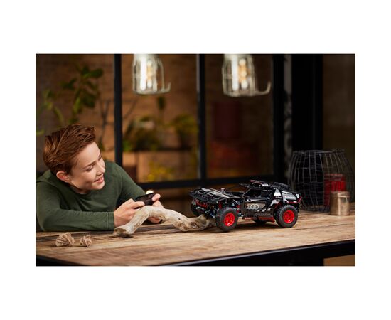 Конструктор LEGO Technic Audi RS Q e-tron 914 деталей (42160), зображення 3 Конструктор LEGO Technic Audi RS Q e-tron 914 деталей (42160), зображення 3
