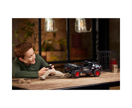 Конструктор LEGO Technic Audi RS Q e-tron 914 деталей (42160), зображення 8 Конструктор LEGO Technic Audi RS Q e-tron 914 деталей (42160), зображення 8