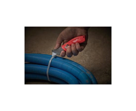 Ніж монтажний Milwaukee FASTBACK Compact викидний багатофункціональний (4932471356), зображення 5 Ніж монтажний Milwaukee FASTBACK Compact викидний багатофункціональний (4932471356), зображення 5