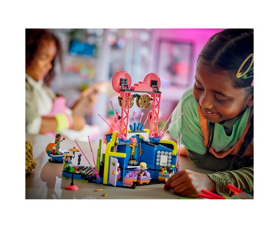 Конструктор LEGO Friends Музыкальное шоу талантов Хартлейк-Сити 669 деталей (42616), изображение 12 Конструктор LEGO Friends Музыкальное шоу талантов Хартлейк-Сити 669 деталей (42616), изображение 12