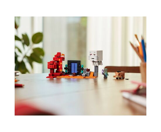 Конструктор LEGO Minecraft Засада у портала в Нижний мир 352 деталей (21255), изображение 12 Конструктор LEGO Minecraft Засада у портала в Нижний мир 352 деталей (21255), изображение 12