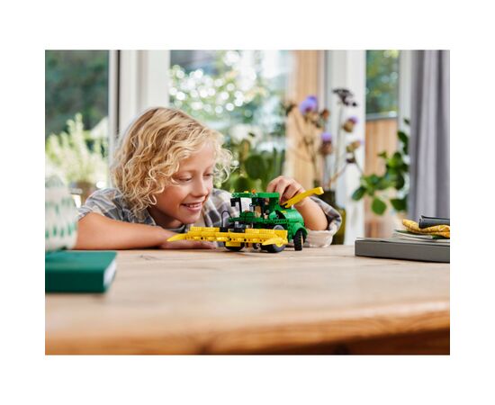 Конструктор LEGO Technic Кормозбиральний комбайн John Deere 9700 559 деталей (42168), зображення 7 Конструктор LEGO Technic Кормозбиральний комбайн John Deere 9700 559 деталей (42168), зображення 7