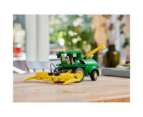 Конструктор LEGO Technic Кормозбиральний комбайн John Deere 9700 559 деталей (42168), зображення 8 Конструктор LEGO Technic Кормозбиральний комбайн John Deere 9700 559 деталей (42168), зображення 8