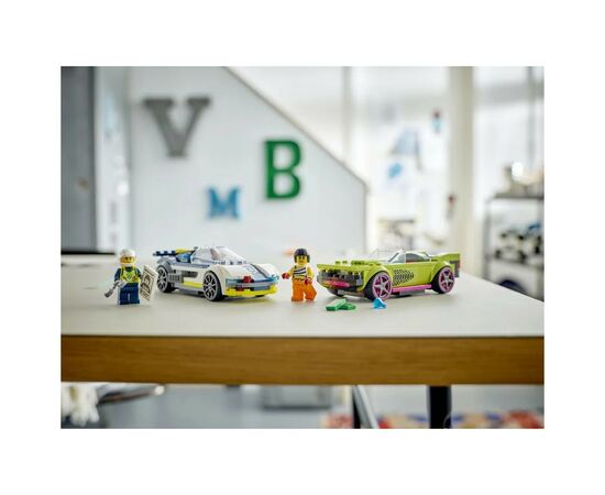 Конструктор LEGO City Преследование маслкара на полицейском автомобиле 213 деталей (60415), изображение 2 Конструктор LEGO City Преследование маслкара на полицейском автомобиле 213 деталей (60415), изображение 2