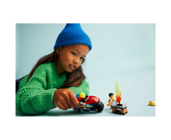 Конструктор LEGO City Пожежний рятувальний мотоцикл 57 деталей (60410), зображення 6 Конструктор LEGO City Пожежний рятувальний мотоцикл 57 деталей (60410), зображення 6
