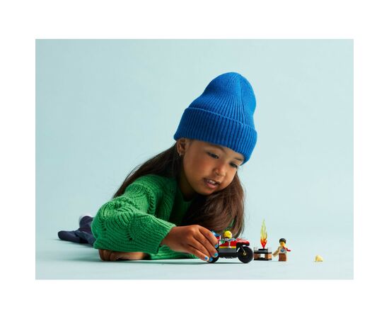 Конструктор LEGO City Пожежний рятувальний мотоцикл 57 деталей (60410), зображення 7 Конструктор LEGO City Пожежний рятувальний мотоцикл 57 деталей (60410), зображення 7