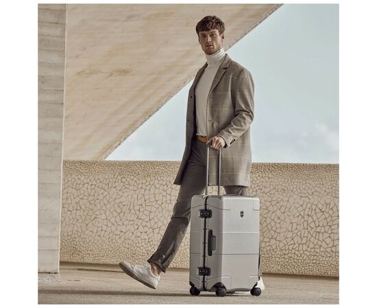 Чемодан Victorinox Travel Lexicon Framed Silver M (Vt610540), изображение 2 Чемодан Victorinox Travel Lexicon Framed Silver M (Vt610540), изображение 2