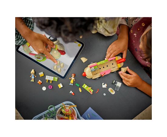 Конструктор LEGO Friends Грузовик с гот-догами 100 деталей (42633), изображение 8 Конструктор LEGO Friends Грузовик с гот-догами 100 деталей (42633), изображение 8