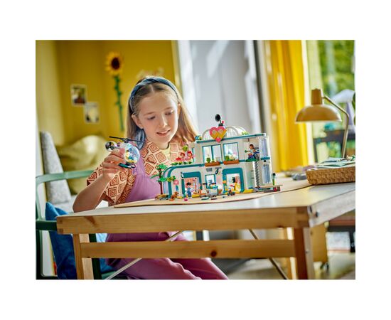 Конструктор LEGO Friends Больница в Хартлейк-Сити 1045 деталей (42621), изображение 12 Конструктор LEGO Friends Больница в Хартлейк-Сити 1045 деталей (42621), изображение 12