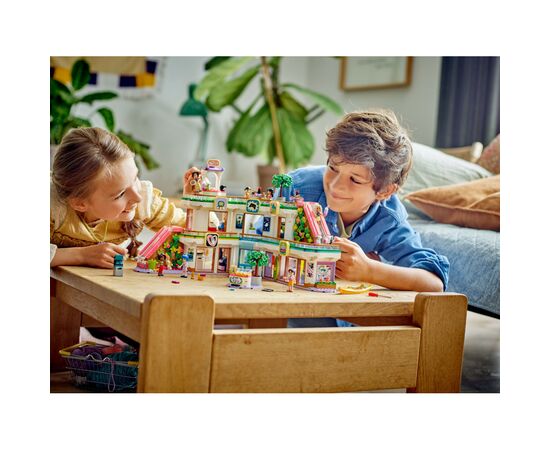 Конструктор LEGO Friends Торговый центр в Хартлейк-Сити 1237 деталей (42604), изображение 11 Конструктор LEGO Friends Торговый центр в Хартлейк-Сити 1237 деталей (42604), изображение 11
