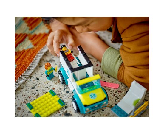 Конструктор LEGO City Карета скорой помощи и сноубордист 79 деталей (60403), изображение 9 Конструктор LEGO City Карета скорой помощи и сноубордист 79 деталей (60403), изображение 9
