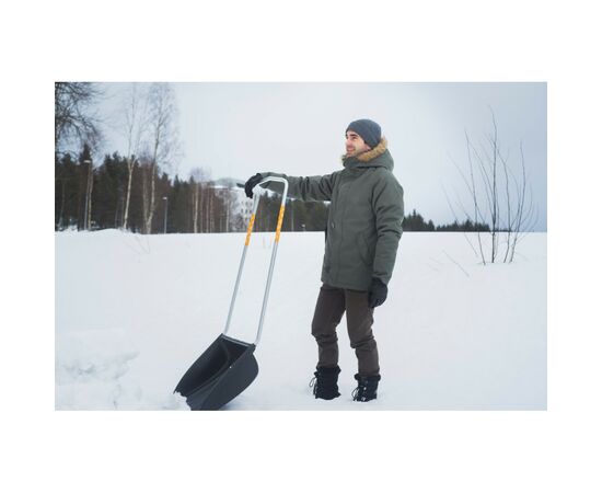 Лопата Fiskars скрепер Snow sledge (1003470), изображение 2 Лопата Fiskars скрепер Snow sledge (1003470), изображение 2