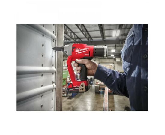 Заклепочник Milwaukee M18 ONEFPRT-202X (4933478602), изображение 7 Заклепочник Milwaukee M18 ONEFPRT-202X (4933478602), изображение 7