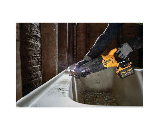 Сабельная пила DeWALT 18В XR Li-lon, 0 - 3000 ход/мин, 3.5 кг, кейс TSTAK (без АКБ и ЗУ) (DCS386NT), изображение 6 Сабельная пила DeWALT 18В XR Li-lon, 0 - 3000 ход/мин, 3.5 кг, кейс TSTAK (без АКБ и ЗУ) (DCS386NT), изображение 6