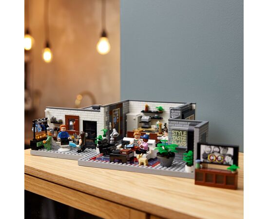 Конструктор LEGO Icons Queer Eye — лофт «Великолепной пятерки» 974 детали (10291-), изображение 7 Конструктор LEGO Icons Queer Eye — лофт «Великолепной пятерки» 974 детали (10291-), изображение 7