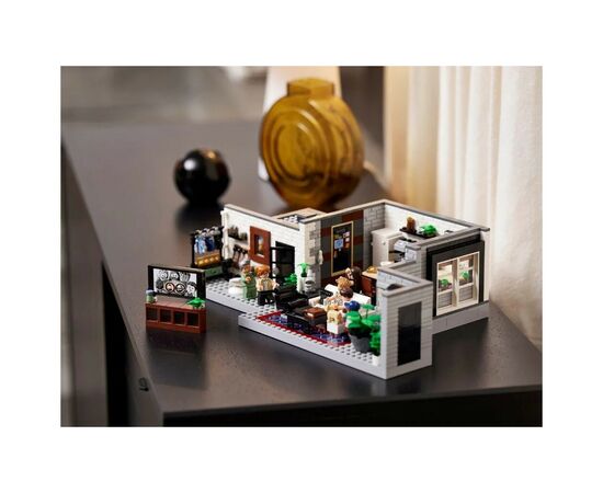 Конструктор LEGO Icons Queer Eye — лофт «Великолепной пятерки» 974 детали (10291-), изображение 8 Конструктор LEGO Icons Queer Eye — лофт «Великолепной пятерки» 974 детали (10291-), изображение 8