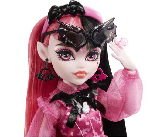 Кукла Monster High Монстро-классика Дракулора (HHK51), изображение 5 Кукла Monster High Монстро-классика Дракулора (HHK51), изображение 5