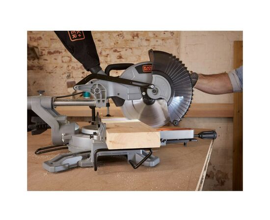 Торцовочная пила Black&Decker 2100 Вт, диск 254х30 мм, 5000 об/мин, XPS, вес 18.5 кг (BES710), изображение 3 Торцовочная пила Black&Decker 2100 Вт, диск 254х30 мм, 5000 об/мин, XPS, вес 18.5 кг (BES710), изображение 3