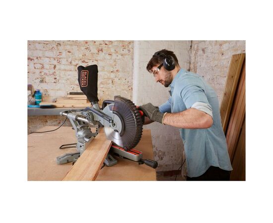 Торцовочная пила Black&Decker 2100 Вт, диск 254х30 мм, 5000 об/мин, XPS, вес 18.5 кг (BES710), изображение 5 Торцовочная пила Black&Decker 2100 Вт, диск 254х30 мм, 5000 об/мин, XPS, вес 18.5 кг (BES710), изображение 5