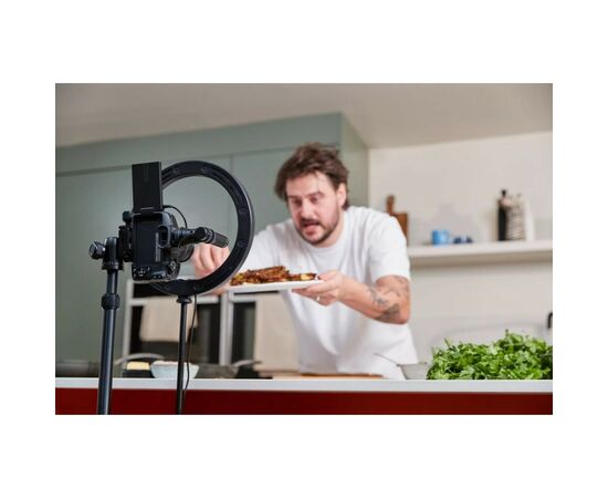 Цифровой фотоаппарат Canon EOS R50 RF-S 18-45 IS STM + RF-S 55-210 IS STM Black (5811C034), изображение 5 Цифровой фотоаппарат Canon EOS R50 RF-S 18-45 IS STM + RF-S 55-210 IS STM Black (5811C034), изображение 5