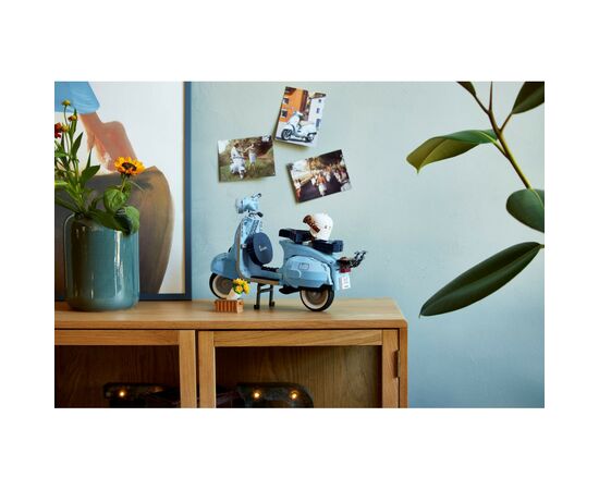 Конструктор LEGO Creator Expert Vespa 1106 деталей (10298), зображення 3 Конструктор LEGO Creator Expert Vespa 1106 деталей (10298), зображення 3