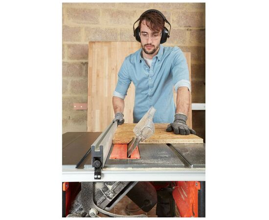 Верстак пильный, 1800 Вт, диск 254*30 мм, 4.800 об/мин,27,5 кг Black&Decker (BES720), изображение 4 Верстак пильный, 1800 Вт, диск 254*30 мм, 4.800 об/мин,27,5 кг Black&Decker (BES720), изображение 4