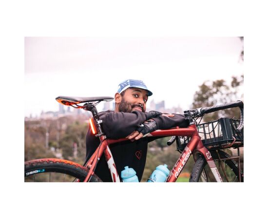 Задняя велофара Knog Blinder Mob V Mr Chips 44 Lumens Black (11725), изображение 10 Задняя велофара Knog Blinder Mob V Mr Chips 44 Lumens Black (11725), изображение 10