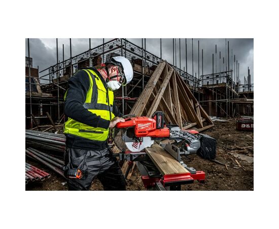 Торцовочная пила Milwaukee M18 FMS254-0, 254мм (без АКБ и ЗУ) (4933451729), изображение 12 Торцовочная пила Milwaukee M18 FMS254-0, 254мм (без АКБ и ЗУ) (4933451729), изображение 12