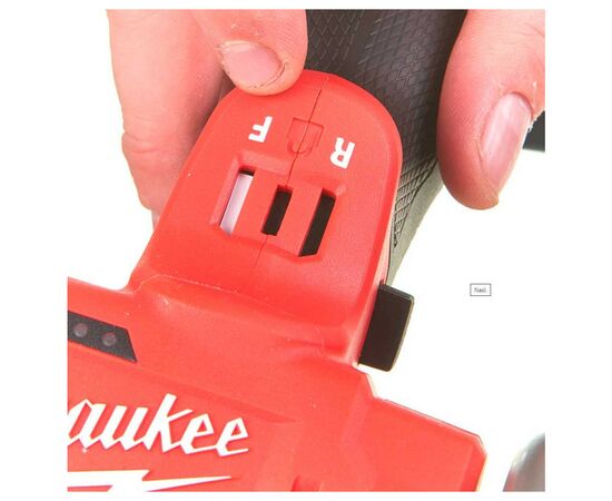 Дисковая пила Milwaukee M12 FCOT-422X FUEL 4Ah, 2Ah (4933464619), изображение 9 Дисковая пила Milwaukee M12 FCOT-422X FUEL 4Ah, 2Ah (4933464619), изображение 9