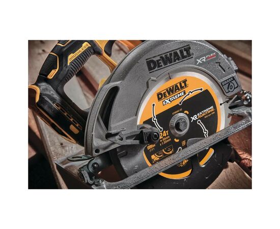 Дисковая пила DeWALT 18V XR Li-lon FLEXVOLT ADVANTAGE, диск 190х30 мм, TSTAK (без АКБ и ЗУ) (DCS573NT), изображение 8 Дисковая пила DeWALT 18V XR Li-lon FLEXVOLT ADVANTAGE, диск 190х30 мм, TSTAK (без АКБ и ЗУ) (DCS573NT), изображение 8