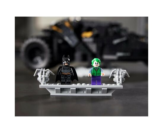 Конструктор LEGO DC Super Heroes Batman 2049 деталей (76240), зображення 4 Конструктор LEGO DC Super Heroes Batman 2049 деталей (76240), зображення 4