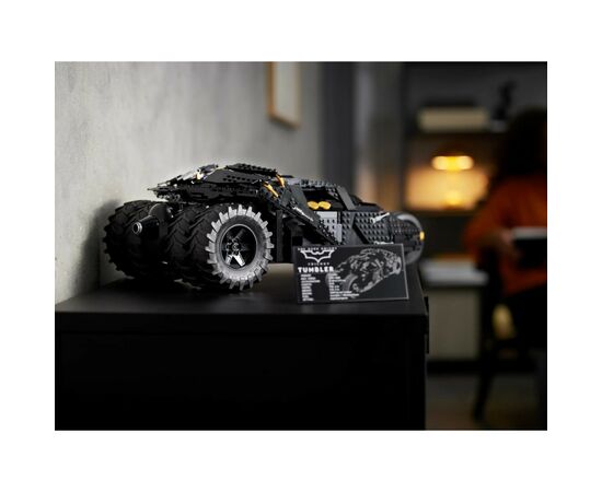 Конструктор LEGO DC Super Heroes Batman 2049 деталей (76240), зображення 9 Конструктор LEGO DC Super Heroes Batman 2049 деталей (76240), зображення 9