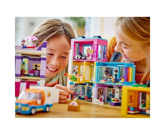Конструктор LEGO Friends Будинок на центральній вулиці 1682 деталі (41704), зображення 2 Конструктор LEGO Friends Будинок на центральній вулиці 1682 деталі (41704), зображення 2