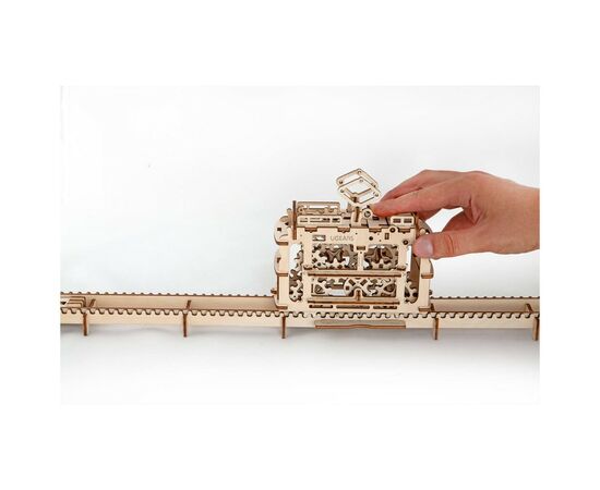Конструктор Ugears механический Трамвай с рельсами (70008), изображение 9 Конструктор Ugears механический Трамвай с рельсами (70008), изображение 9