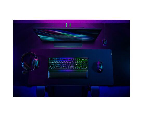 Наушники Razer Blackshark V2 PRO Wireless (RZ04-03220100-R3M1), изображение 12 Наушники Razer Blackshark V2 PRO Wireless (RZ04-03220100-R3M1), изображение 12