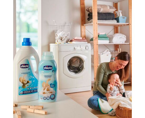 Гель для стирки Chicco Sensitive для детских вещей 1.5 л (8058664122325), изображение 5 Гель для стирки Chicco Sensitive для детских вещей 1.5 л (8058664122325), изображение 5