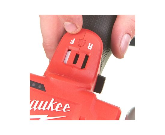 Дисковая пила Milwaukee M12 FCOT, 76мм (без АКБ и ЗУ) (4933464618), изображение 2 Дисковая пила Milwaukee M12 FCOT, 76мм (без АКБ и ЗУ) (4933464618), изображение 2