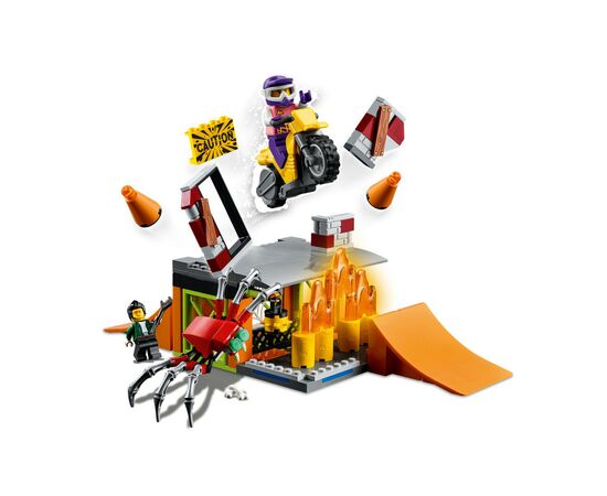 Конструктор LEGO City Stunt Парк каскадёров 170 деталей (60293), изображение 5 Конструктор LEGO City Stunt Парк каскадёров 170 деталей (60293), изображение 5