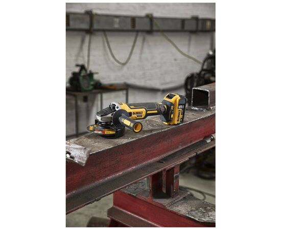 Шлифовальная машина DeWALT DCG405 18В XR Li-lon, 125 мм, 3x5Ah, кейс TSTAK (DCG405P3), изображение 11 Шлифовальная машина DeWALT DCG405 18В XR Li-lon, 125 мм, 3x5Ah, кейс TSTAK (DCG405P3), изображение 11