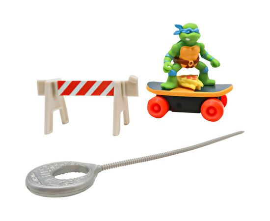 Игровой набор Funrise TMNT Черепашки-ниндзя классические Скейтбордист с лаунчером Леонардо (71040), изображение 8 Игровой набор Funrise TMNT Черепашки-ниндзя классические Скейтбордист с лаунчером Леонардо (71040), изображение 8