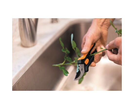 Ножиці садові Fiskars Solid SP14 (1051601), зображення 11 Ножиці садові Fiskars Solid SP14 (1051601), зображення 11